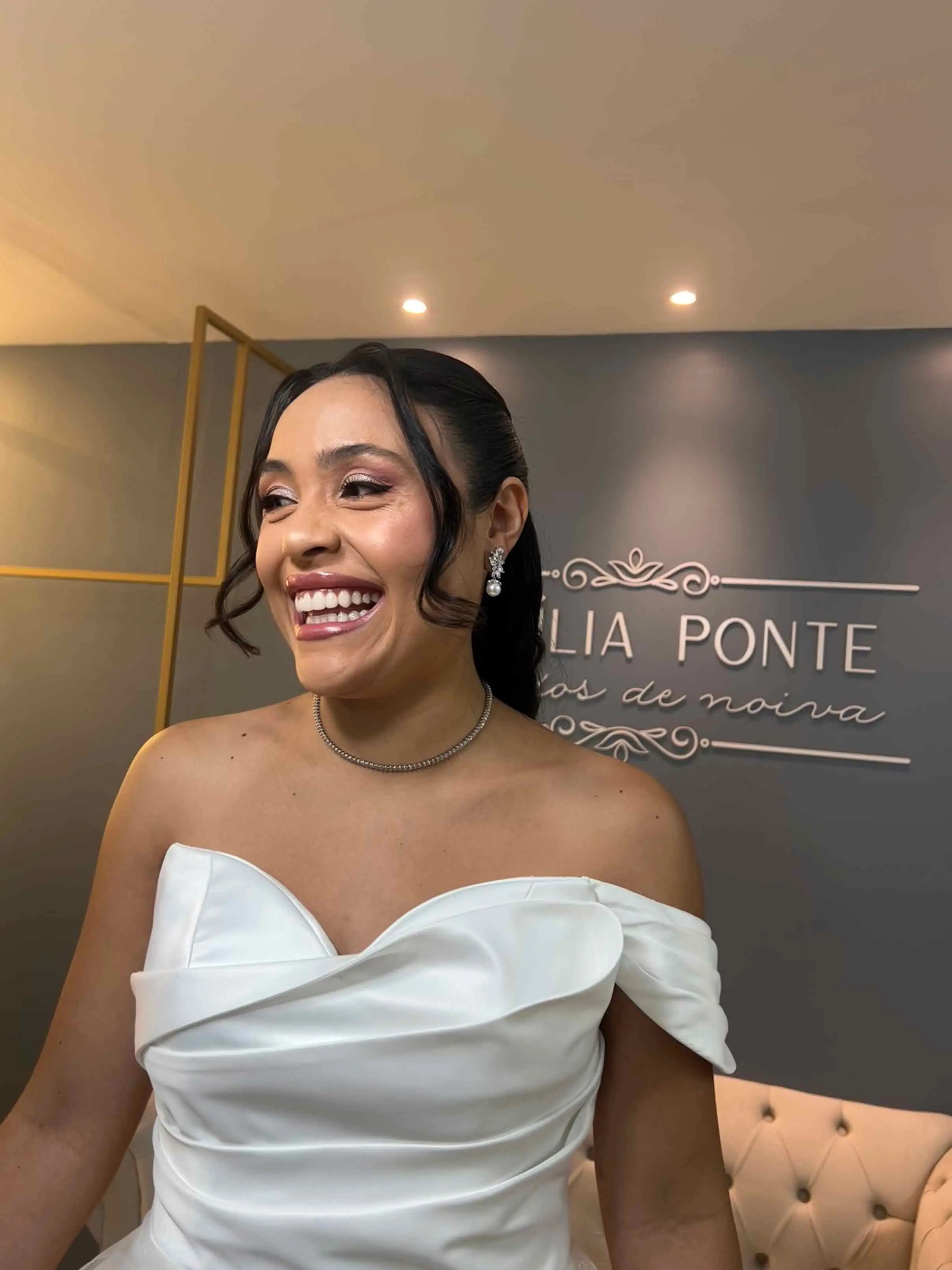 Giovanna sorrindo na prova final